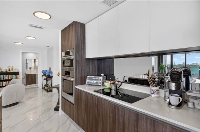 488 NE 18th Street 1515, Miami, FL 33132