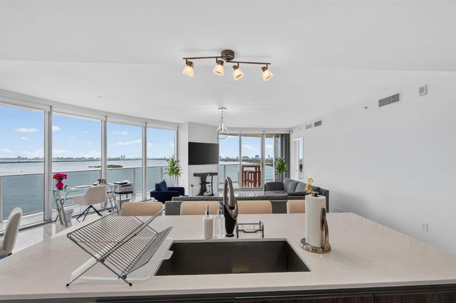 488 NE 18th Street 1515, Miami, FL 33132