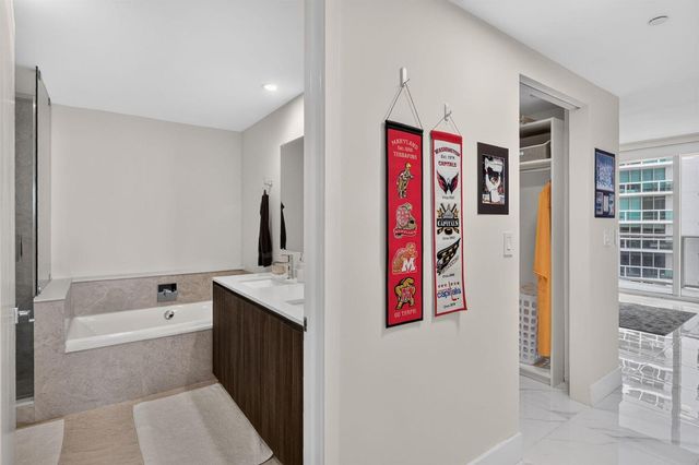 488 NE 18th Street 1515, Miami, FL 33132