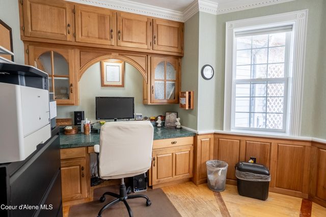 222 Nighthawk Rd, Bonners Ferry, ID 83805