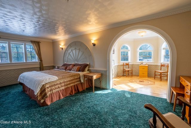 222 Nighthawk Rd, Bonners Ferry, ID 83805