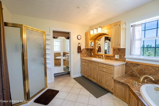 222 Nighthawk Rd, Bonners Ferry, ID 83805