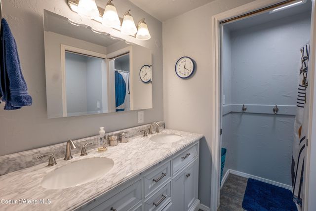 222 Nighthawk Rd, Bonners Ferry, ID 83805