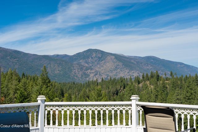 222 Nighthawk Rd, Bonners Ferry, ID 83805