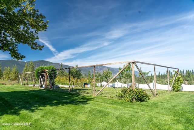 222 Nighthawk Rd, Bonners Ferry, ID 83805