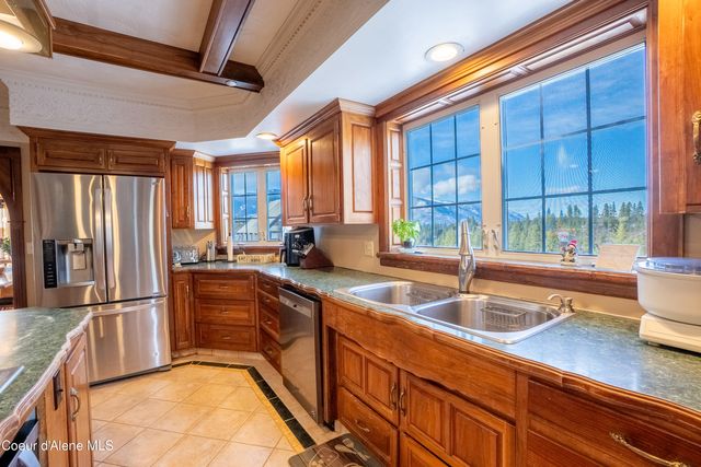 222 Nighthawk Rd, Bonners Ferry, ID 83805