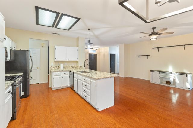 1843 Monache Avenue, Porterville, CA 93257