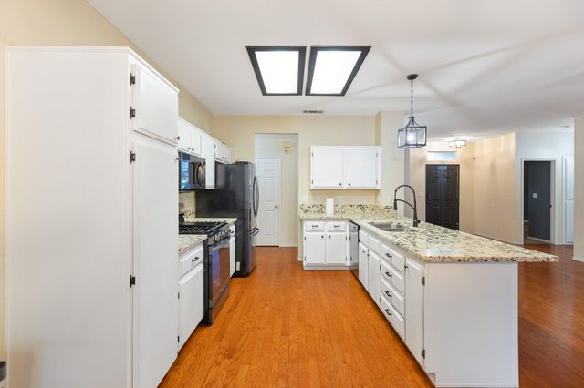 1843 Monache Avenue, Porterville, CA 93257