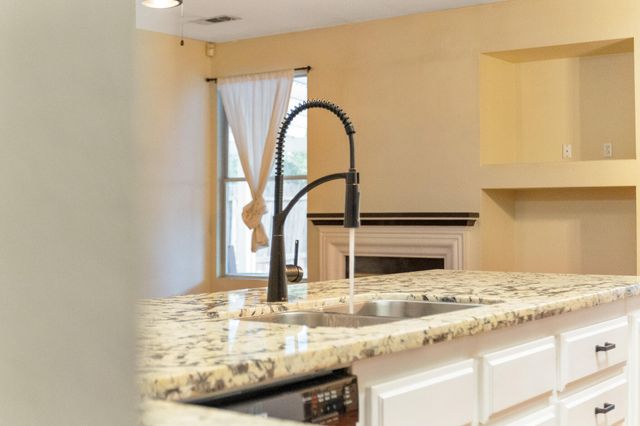 1843 Monache Avenue, Porterville, CA 93257