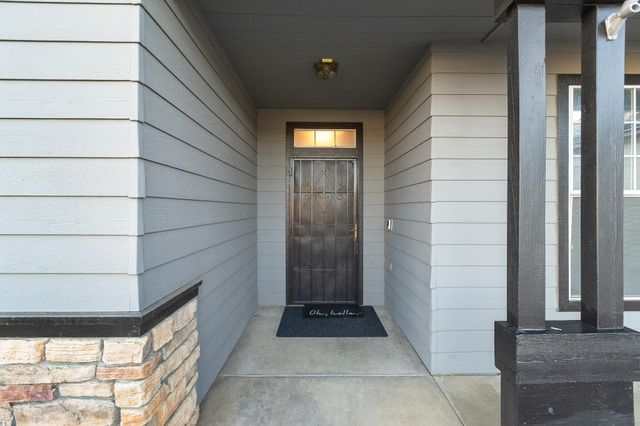 1843 Monache Avenue, Porterville, CA 93257