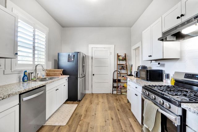 3 C Street, Lemoore, CA 93245