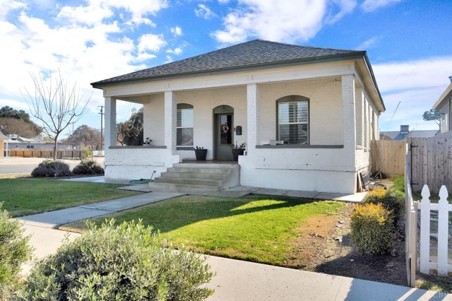 3 C Street, Lemoore, CA 93245