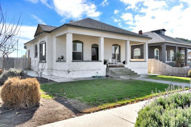 3 C Street, Lemoore, CA 93245