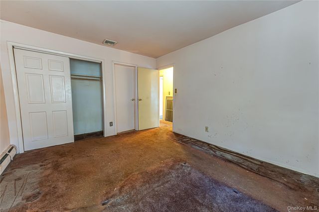 211 Matthews Road, Oakdale, NY 11769
