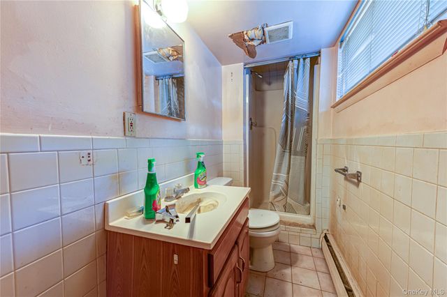 211 Matthews Road, Oakdale, NY 11769