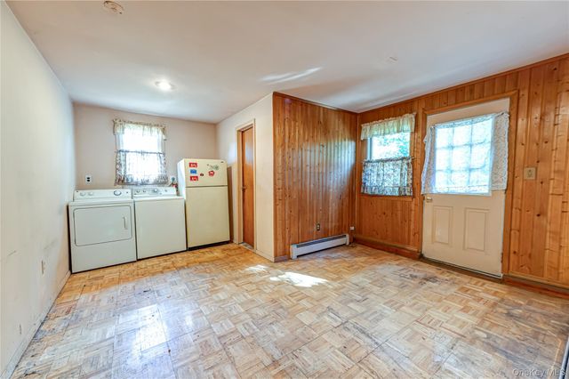 211 Matthews Road, Oakdale, NY 11769