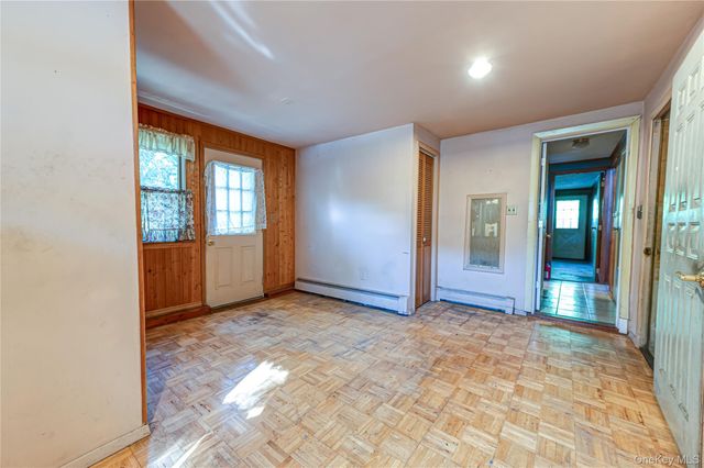 211 Matthews Road, Oakdale, NY 11769