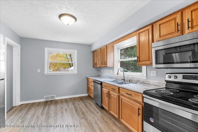 2058 Park Lane, Holt, MI 48842