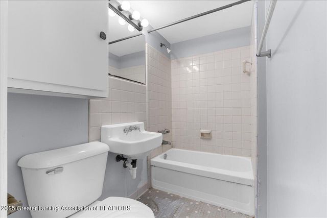 2058 Park Lane, Holt, MI 48842