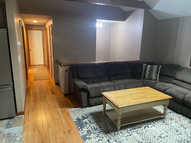4 Indian Meadow Rd, Middleboro, MA 02346