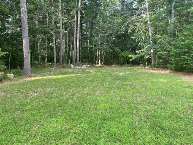 4 Indian Meadow Rd, Middleboro, MA 02346