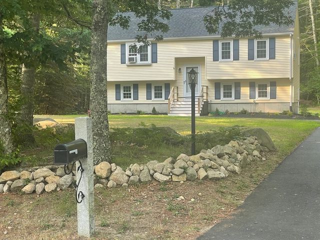 4 Indian Meadow Rd, Middleboro, MA 02346