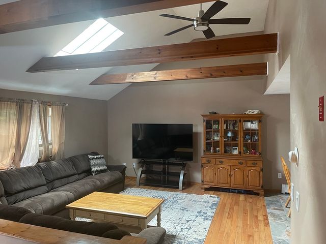 4 Indian Meadow Rd, Middleboro, MA 02346