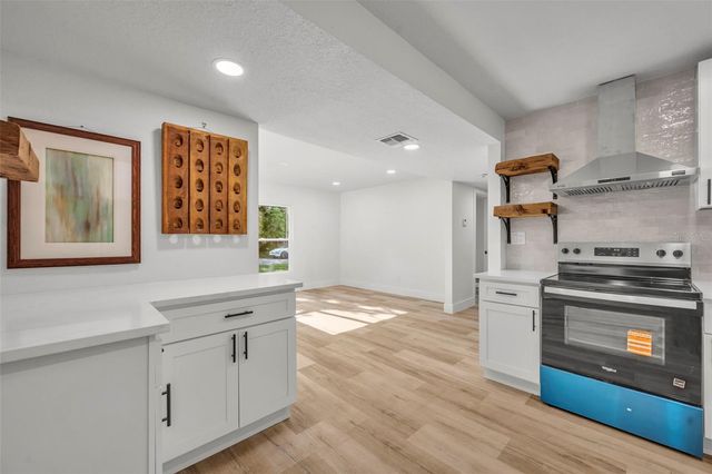 2400 ORANGE AVENUE, Sanford, FL 32771