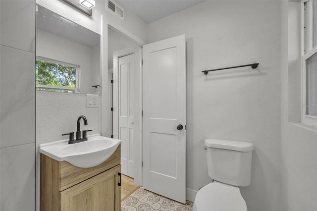2400 ORANGE AVENUE, Sanford, FL 32771