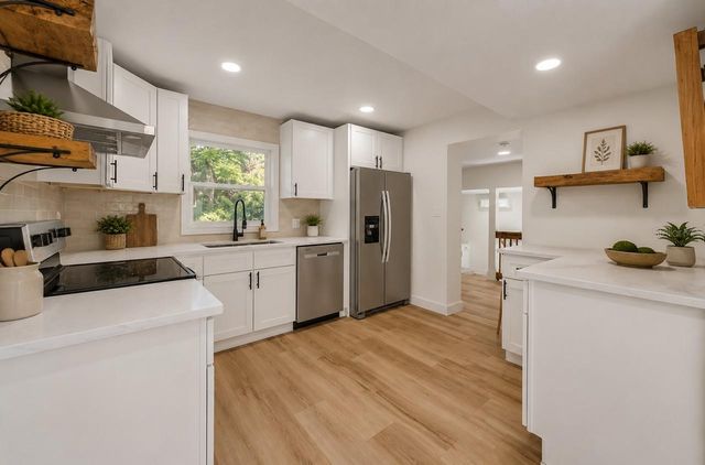 2400 ORANGE AVENUE, Sanford, FL 32771