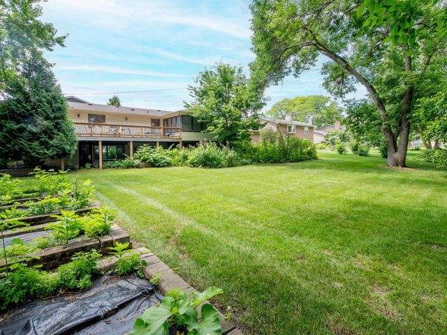 1769 Serpentine Drive, Eagan, MN 55122