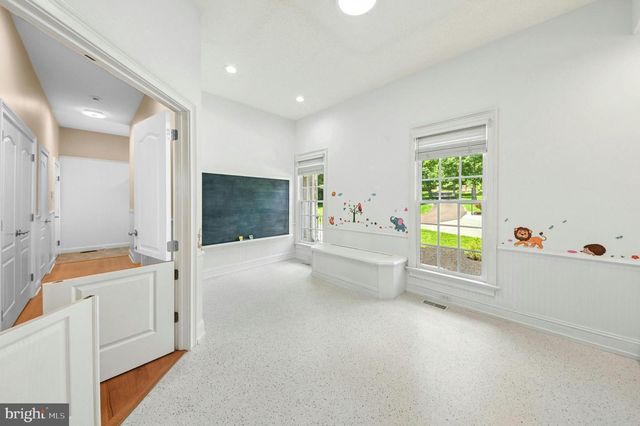 15 GREAT HILLS RD, New Hope, PA 18938