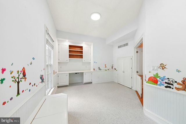 15 GREAT HILLS RD, New Hope, PA 18938
