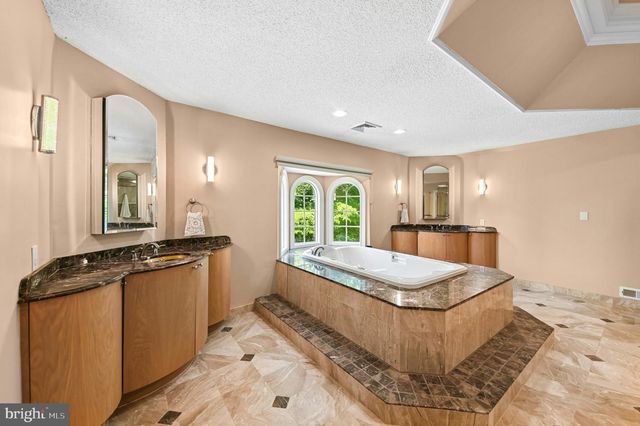 15 GREAT HILLS RD, New Hope, PA 18938