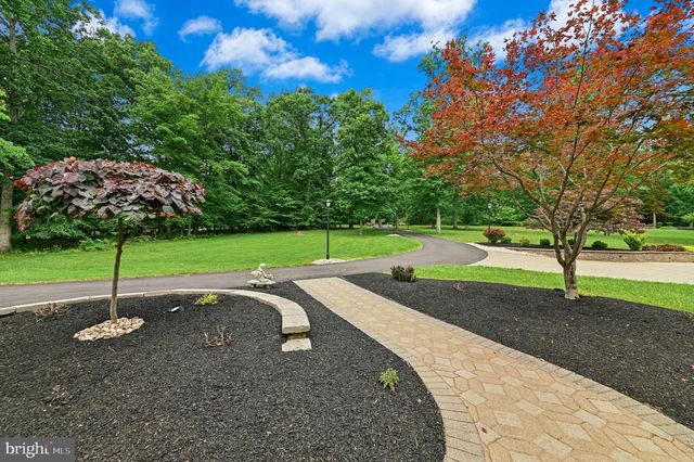 15 GREAT HILLS RD, New Hope, PA 18938