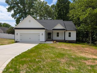 67 Oak Bluff Court, Fuquay Varina, NC 27526