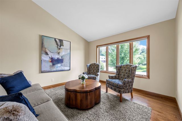 3120 Falcon Drive NE, Cedar Rapids, IA 52402