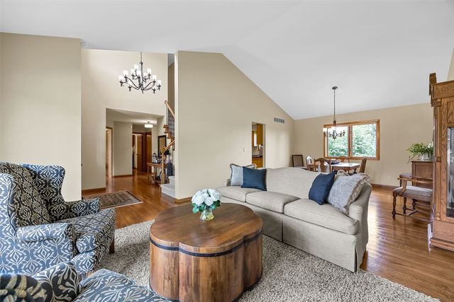 3120 Falcon Drive NE, Cedar Rapids, IA 52402