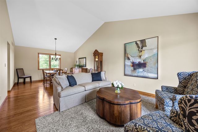 3120 Falcon Drive NE, Cedar Rapids, IA 52402