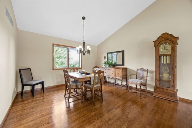 3120 Falcon Drive NE, Cedar Rapids, IA 52402