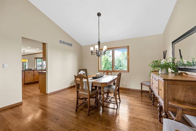 3120 Falcon Drive NE, Cedar Rapids, IA 52402