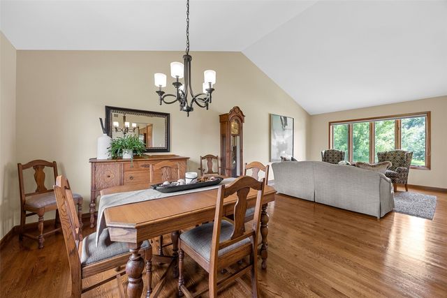 3120 Falcon Drive NE, Cedar Rapids, IA 52402