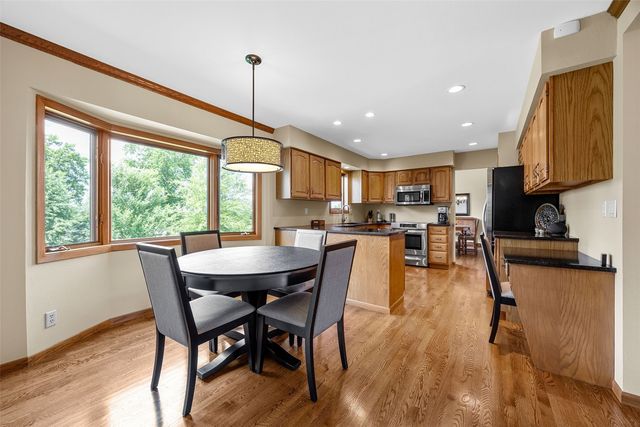 3120 Falcon Drive NE, Cedar Rapids, IA 52402