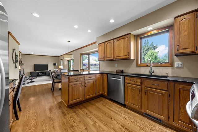3120 Falcon Drive NE, Cedar Rapids, IA 52402