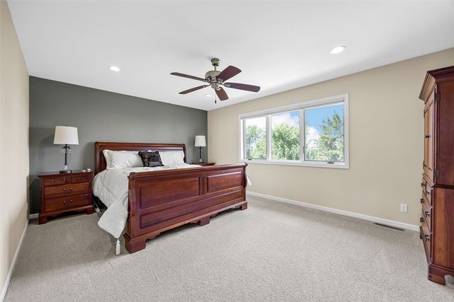 3120 Falcon Drive NE, Cedar Rapids, IA 52402