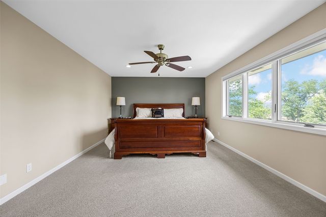 3120 Falcon Drive NE, Cedar Rapids, IA 52402