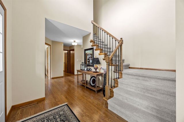 3120 Falcon Drive NE, Cedar Rapids, IA 52402
