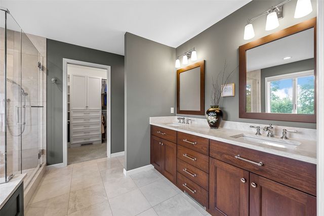 3120 Falcon Drive NE, Cedar Rapids, IA 52402