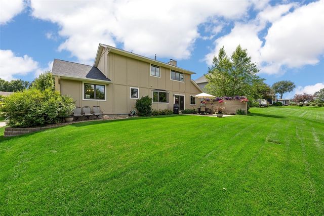 3120 Falcon Drive NE, Cedar Rapids, IA 52402