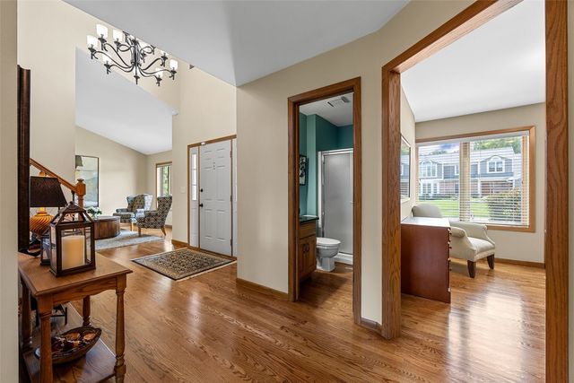 3120 Falcon Drive NE, Cedar Rapids, IA 52402